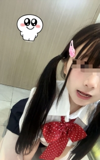 小萌 152 · 43 · C · 18歲 超小隻蘿莉 可愛 粉嫩 多汁