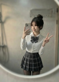 小婷 19歲 157 44 C 臉蛋正、身材小巧玲瓏