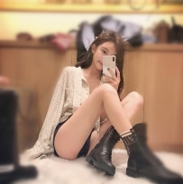 沙拉 165cm  46kg   C+奶   25歲  氣質甜心  敢玩風騷  健談小姐姐
