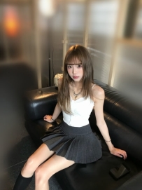 小舒舒  158cm.C奶.46kg.20歲氣質JK學生妹，乖巧可愛又聽話