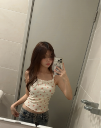霓霓 158cm・C奶・44kg・21歲 日系甜品店店員 小隻馬甜妹報到   長髮大眼、乾淨清新感