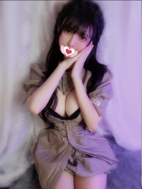 魏魏157cm.46kg.E奶.21歲  身材小隻 很有女友FU   蘿莉類型 帶有一點可愛