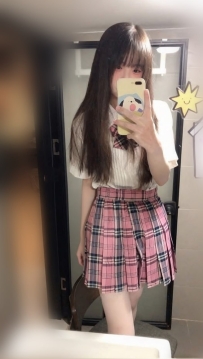 星星 156cm B+奶 19歲 外型清秀可愛 笑容純真自然