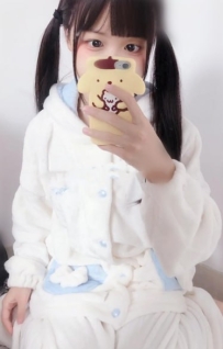 沛沛 155，43，B+杯，19歲  青春的肉體，粉嫩吸晴，讓人直流口水